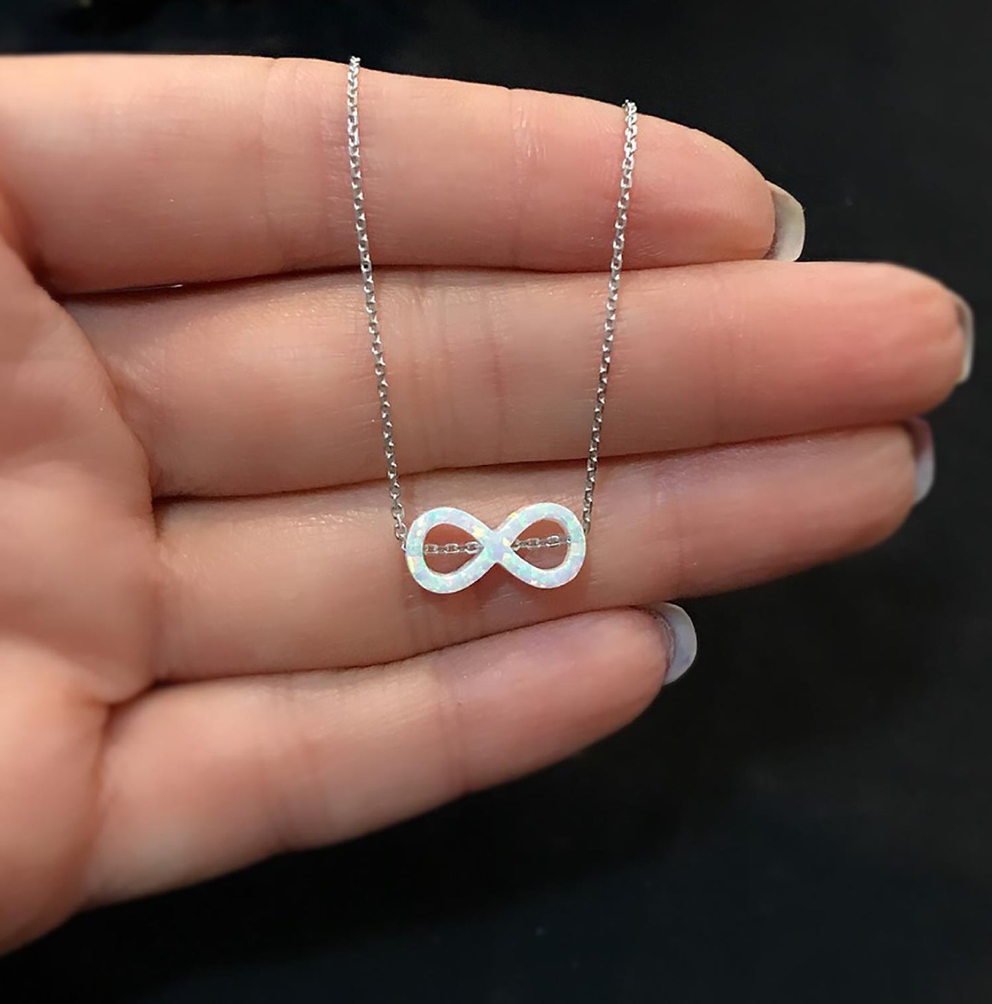 STELA OPAL BEYAZ SONSUZLUK GÜMÜŞ KOLYE