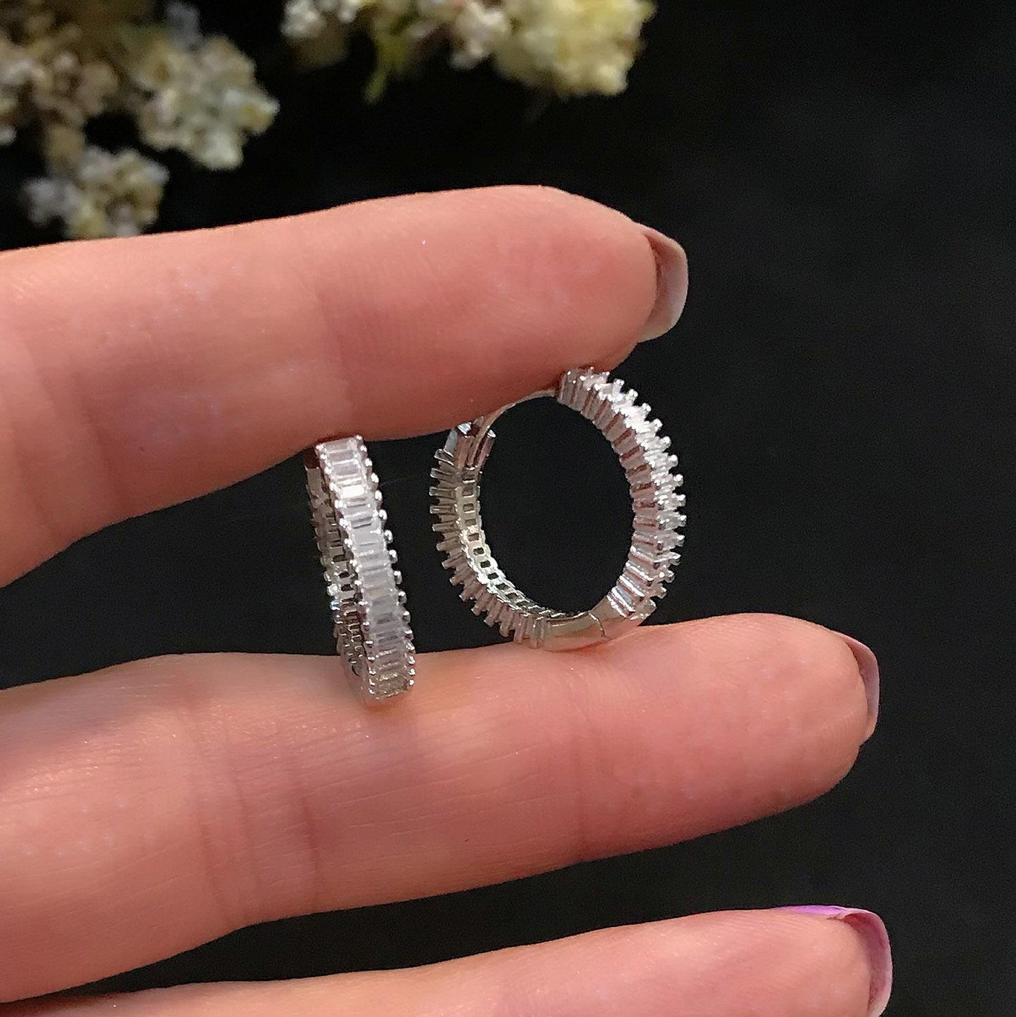STELA HALKA BAGET GÜMÜŞ  KÜPE (BEYAZ) 2CM