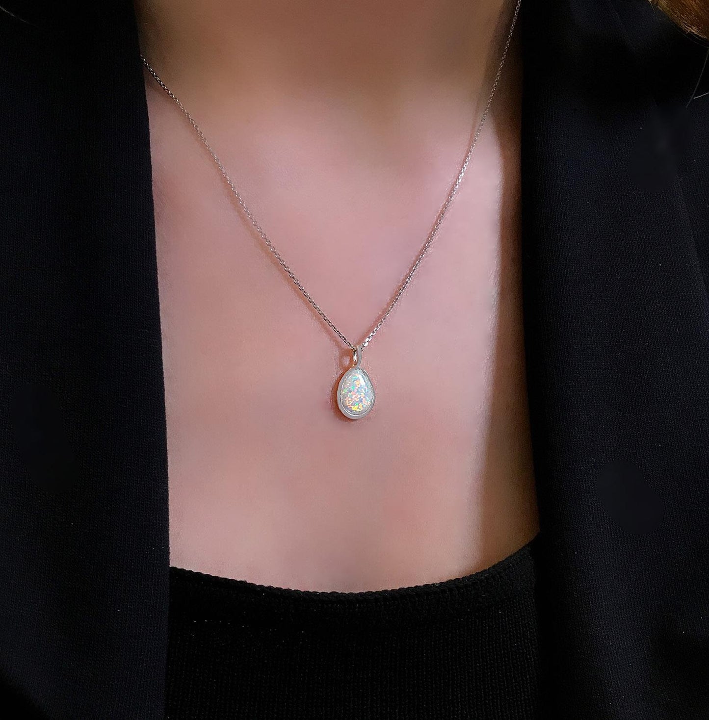 STELA OPAL TAŞLI DAMLA GÜMÜŞ KOLYE (BEYAZ)