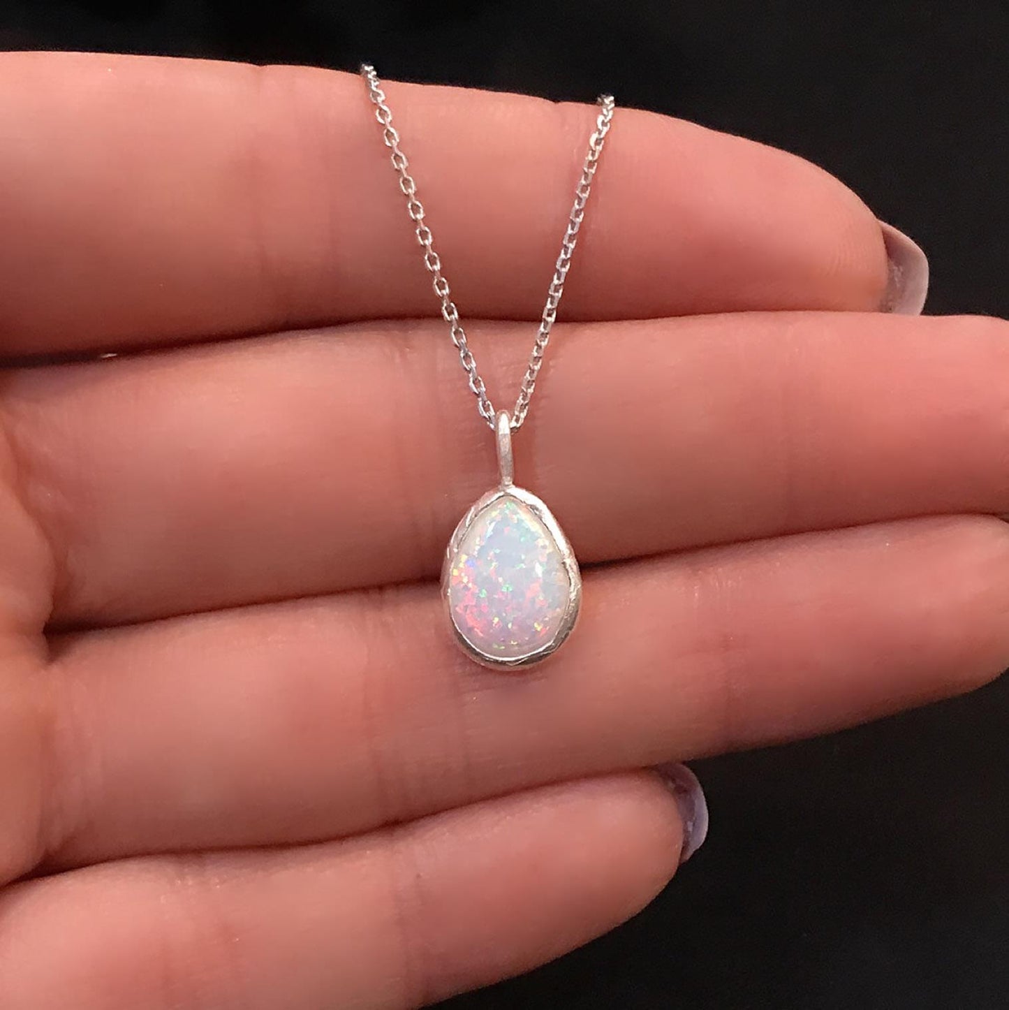 STELA OPAL TAŞLI DAMLA GÜMÜŞ KOLYE (BEYAZ)